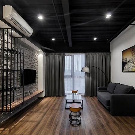 Exclusive Business Suite @ M Summit 191 George Town Buitenkant foto