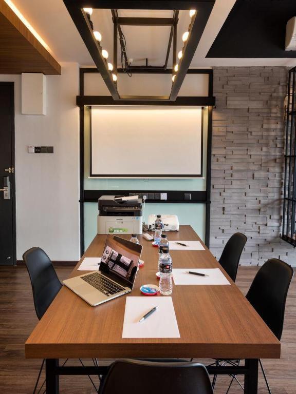 Exclusive Business Suite @ M Summit 191 George Town Buitenkant foto