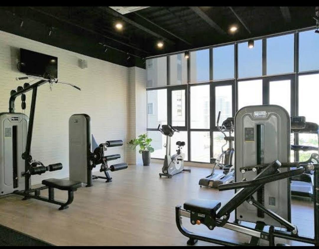 Exclusive Business Suite @ M Summit 191 George Town Buitenkant foto