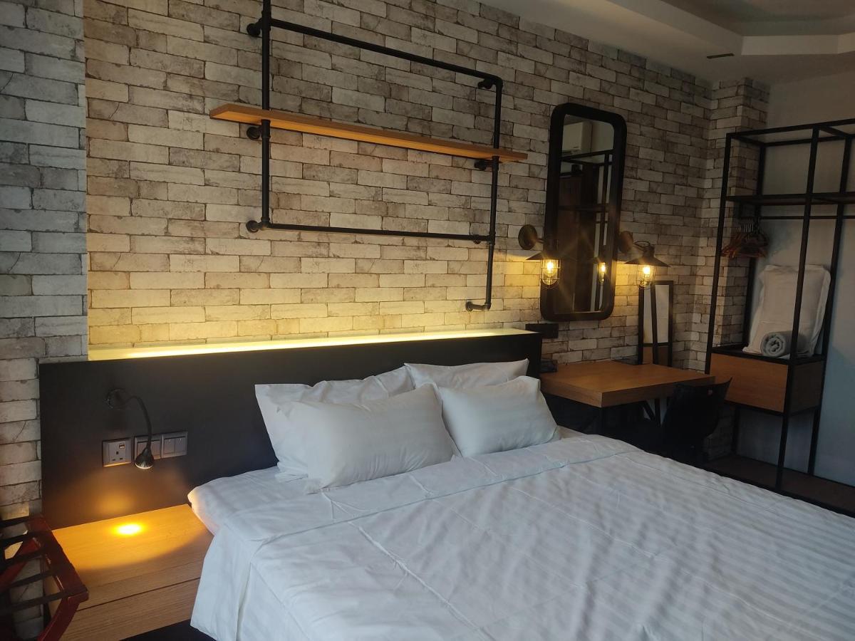 Exclusive Business Suite @ M Summit 191 George Town Buitenkant foto